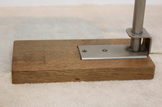 XL Desk Lamp in Steel, Bakelite and Oak-Wood, polished steel, Grey (photo 3 of 8)