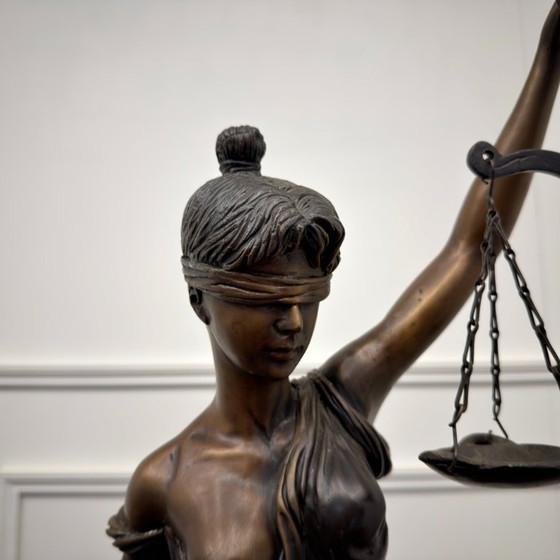 Bronzeskulptur Dame Justitia – Bildhauerei (photo 6 of 10)