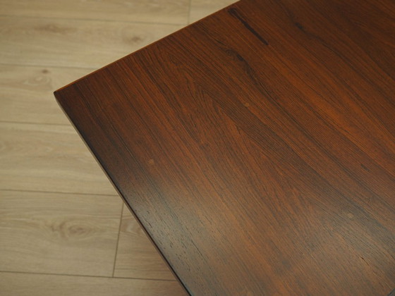 Sideboard aus Palisanderholz auf schwarzem Gestell, furnierte Platte, dänisches Design aus den 1970er Jahren (photo 8 of 12)