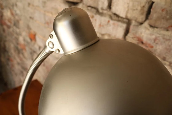 Image 1 of Kaiser Idell 6561 tafellamp in nikkelzilver * reliëf kathedraal * Bauhaus * jaren 1950 * Mid-Century * Vintage