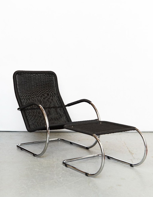 Sedia a sbalzo Anton Lorenz D35 e pouf C35 per Tecta