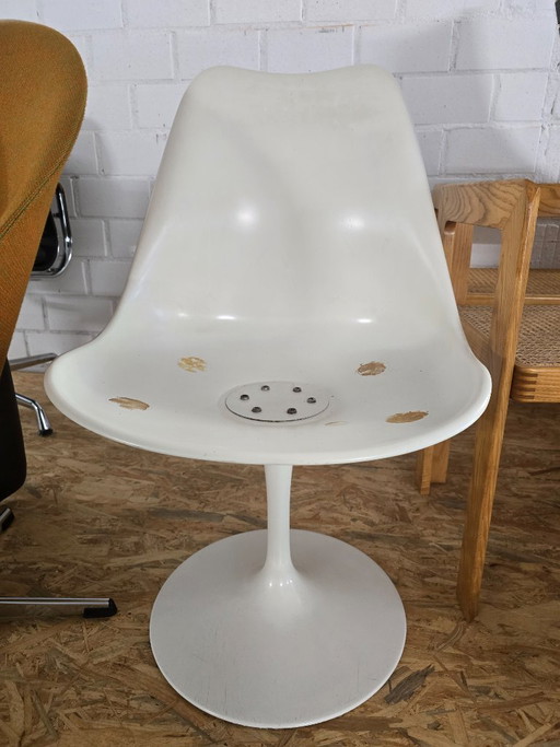 Eero Saarinen Tulip Chair For Knoll International