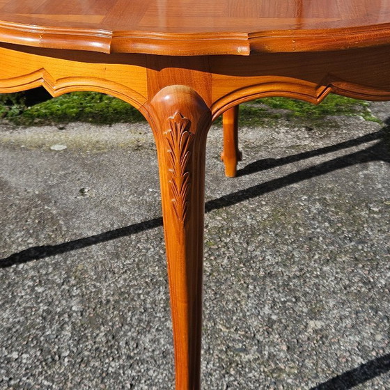 Image 1 of Franse vintage marqueterie eettafel - uitschuifbare kersenhouten tafel - Louis XV-stijl - jaren 80