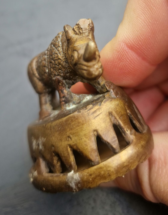 Image 1 of Campana de rinoceronte de bronce de África Occidental (estilo Akan/Benin)