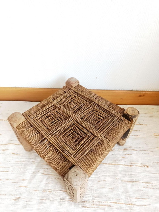 Image 1 of Antico sgabello indiano con corde