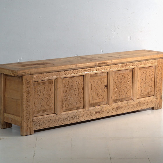Antique carved low sideboard in fir wood – China, circa 1930 (photo 4 of 40)