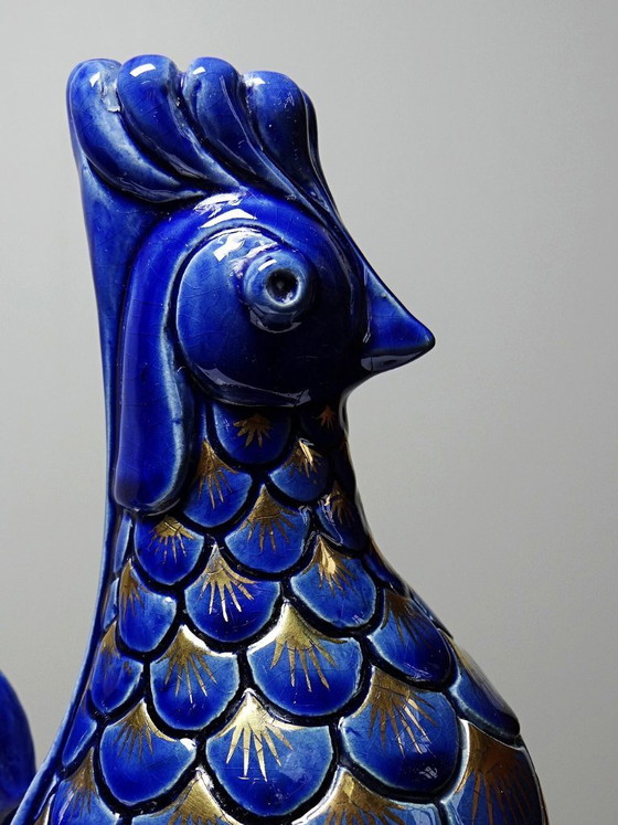 Image 1 of Par de candelabros de cerámica vidriada con forma de gallo, firmados por A.G. Roger, 1948.