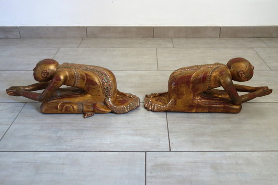 Image 1 of Twee beelden van boeddhistische monniken in gebed, 19e eeuw, Birma