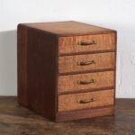 Petite commode kotansu japonaise à quatre tiroirs – Japon, période Shōwa, vers 1960 – Brass (photo 8 of 40)