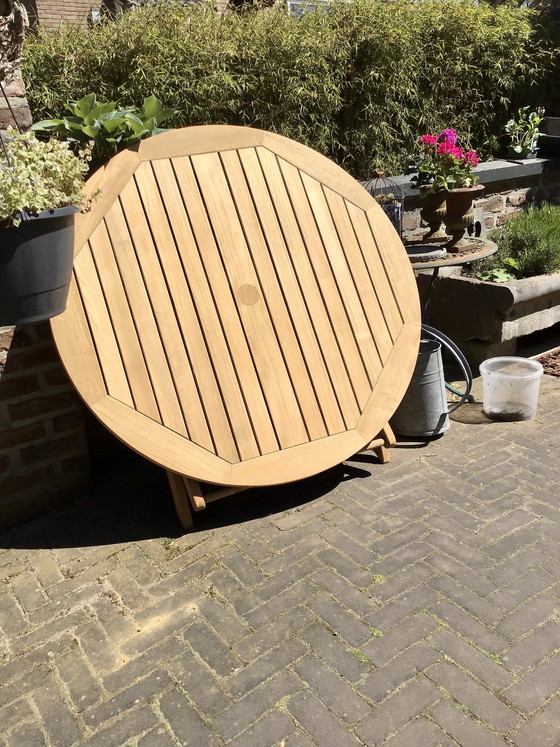 Image 1 of Gemütlicher und schöner runder Teak-Gartentisch von Teak And Garden, 120 cm Durchmesser