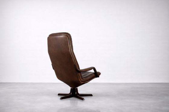 Image 1 of Vintage Mid-Century Danish Modern Brown Leather Adjustable Easy Chair & Ottoman Set from Berg Furniture, 1970s, Set of 2