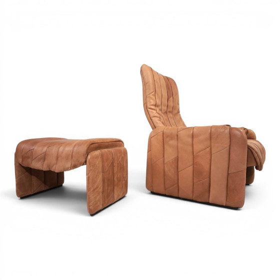 Image 1 of De Sede Ds 50 fauteuil met voetenbank, bekleed met buffelleer en patchwork, 1970