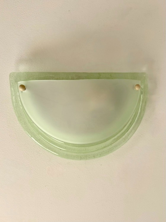 Pair of vintage wall lights in Murano glass and sandblasted glass, Italy, 1980. (photo 5 of 7)