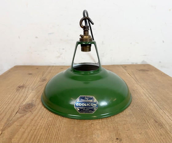 Image 1 of Lampada a sospensione industriale in smalto verde di Coolicon, anni '50