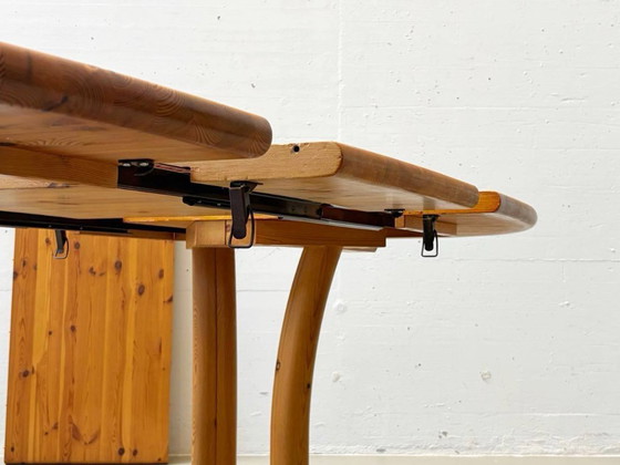 Image 1 of Mesa de comedor extensible fabricada en pino macizo por Dyrlund Denmark, década de 1980.