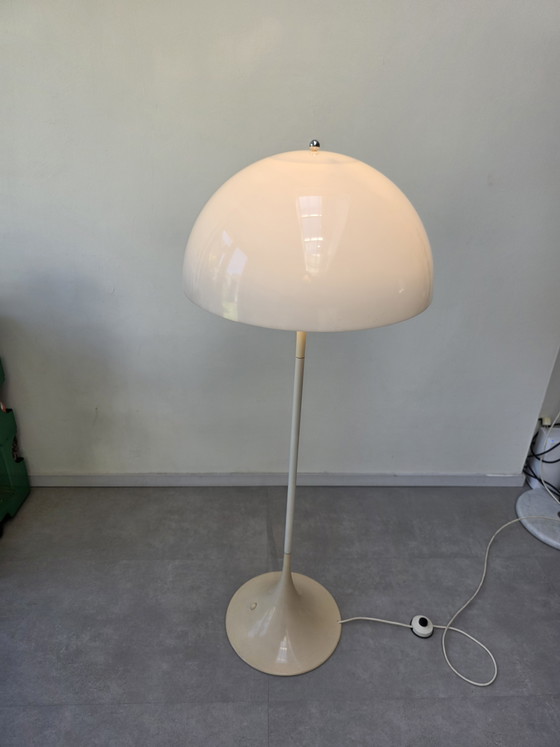 Image 1 of Lampada da terra Panthella vintage di Louis Poulsen