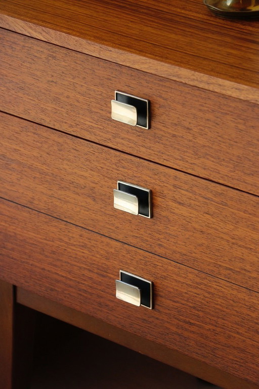 Vintage ladekast van teak en zebrano: elegantie uit de jaren 60
