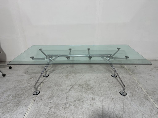 Tecno Nomos — design Sir Norman Foster, 1986 – eettafels, Glass, Metal (photo 2 of 11)