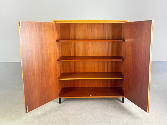 Image 1 of Mobiletto Mid-Century WK Furniture, cassettiera vintage in noce degli anni '60
