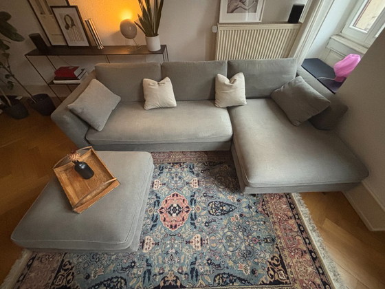Divano Frigerio Davis con chaise longue e pouf – Divani angolari, Textile (photo 3 of 5)