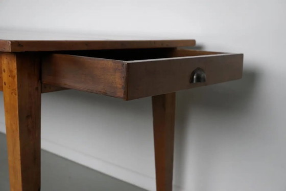 Image 1 of Antiker französischer rustikaler Bauernhaus-Esstisch aus Kirschholz aus dem frühen 20. Jahrhundert