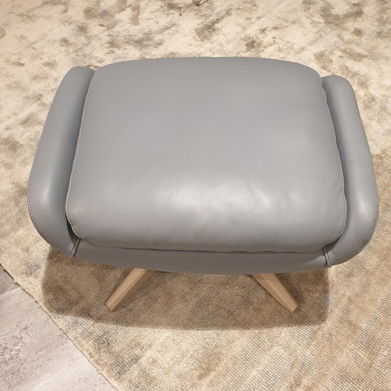 Image 1 of Poltrona Leolux Lloyd Plus con poggiapiedi