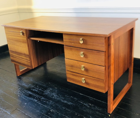 Image 1 of Skandinavischer Schreibtisch aus furniertem Holz mit Kufengestell