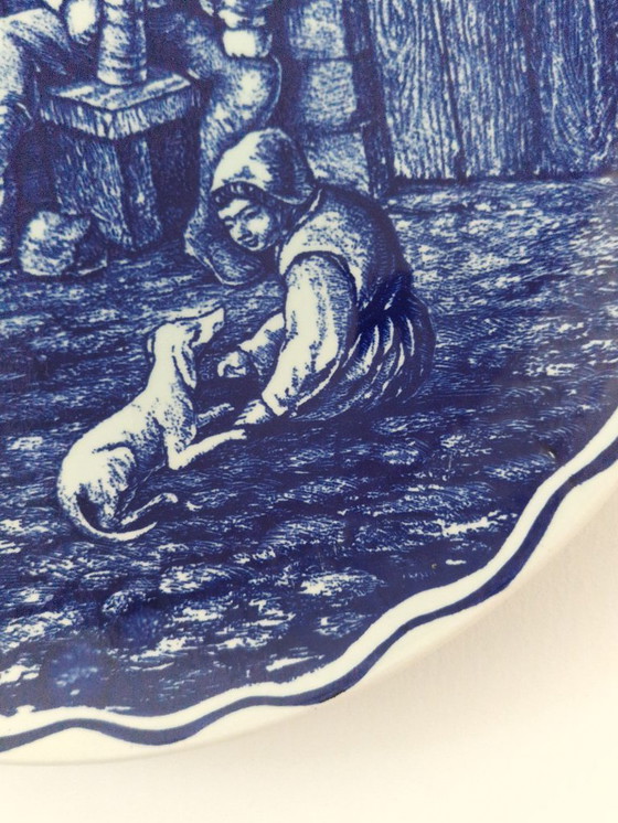 Image 1 of Piatto da parete. Delfts. Boch La Louviere. Scena di villaggio.