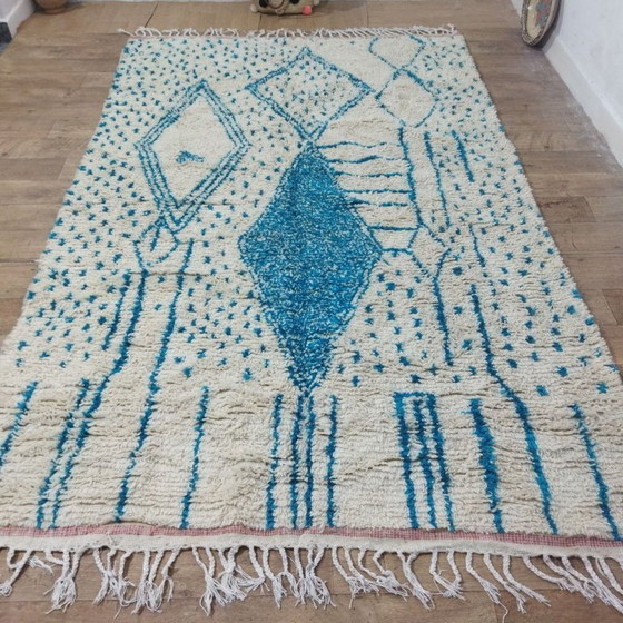 Image 1 of Marokkanischer Berber-Azilal-Teppich – 300 x 190 cm – Naturwolle – Blaues geometrisches Muster