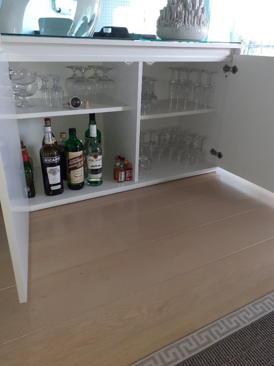 Image 1 of Moderne und zeitlose Barmöbelschränke