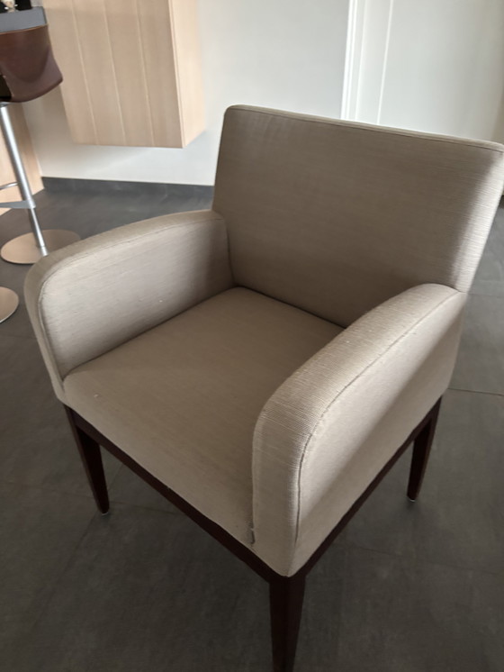 Image 1 of Eettafel met 8 stoelen waarvan 2 met leuningen 