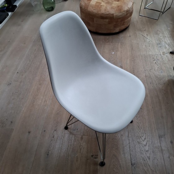 Image 1 of Sedia Vitra Eames bianca DSR cromata
