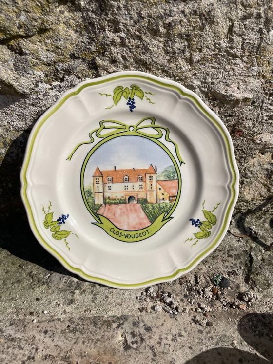 Image 1 of Par de platos Longchamp con diseño de viñedo – Clos Vougeot y Dom Pérignon