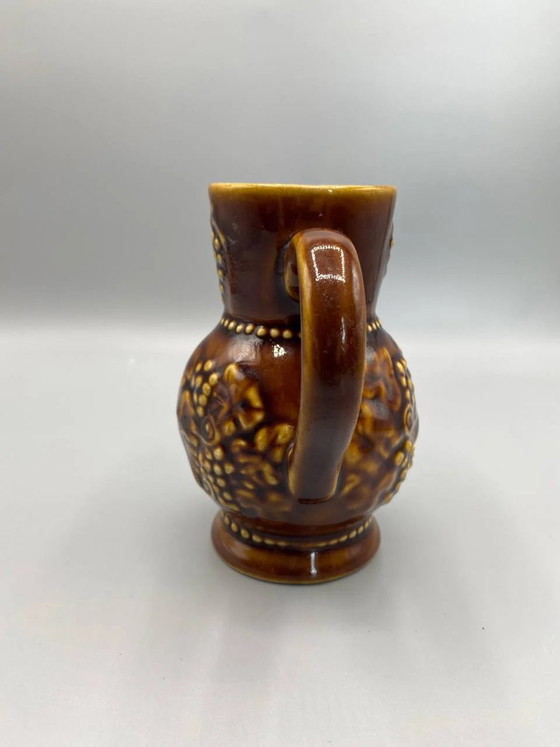 Small vintage glazed stoneware pitcher – Embossed vine design – Circa – Crockery, Rustic (photo 4 of 7)