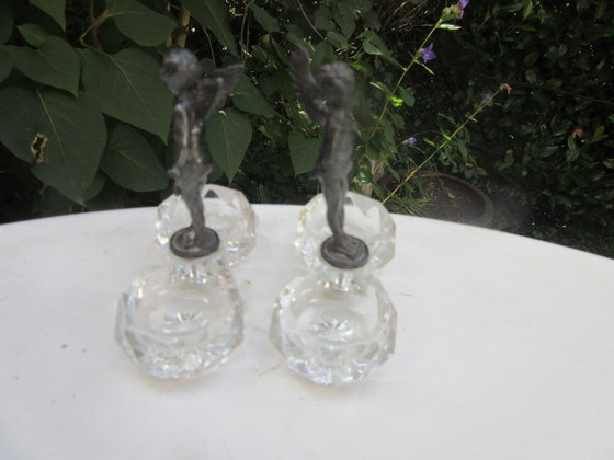 Image 1 of 2 recipientes para salero y pimentero con forma de ángeles querubines de cristal y metal negro (a uno de ellos le falta un ala) 