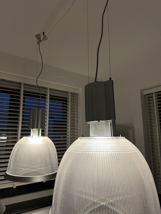 Image 1 of Twee mooie industriële lampen.