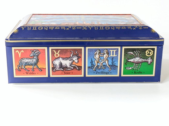 Image 1 of Vintage blikken doos met Duitse dierenriem | Hemels decor uit de jaren 60