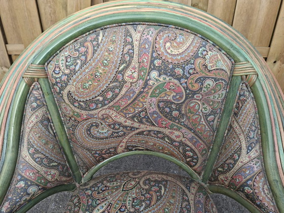 Vintage Rotan Fauteuil Is Een Karakteristiek Meubelstuk Met Een Uitgesproken Bohemian En Maximalistische (photo 4 of 11)