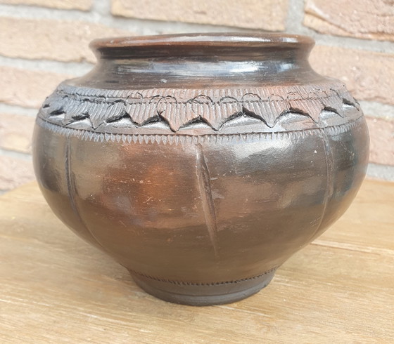 Beautiful and 100% Original African Clay Pot (Ukhamba Beer Pot) from South Africa. – Vases, Ceramic (photo 2 of 11)