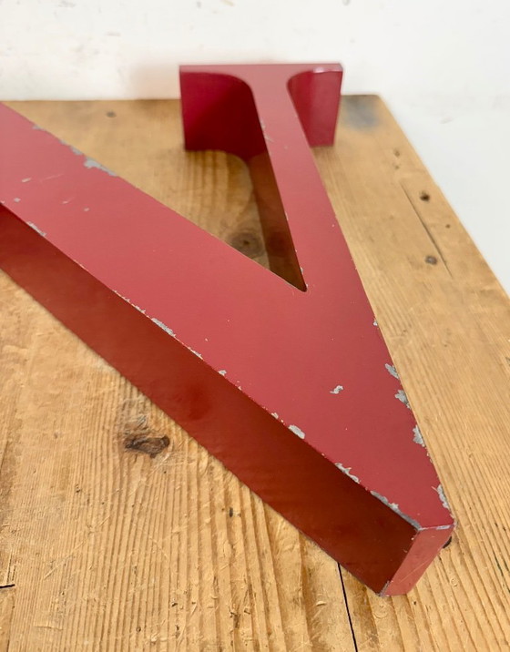 Image 1 of Lettera N in ferro rosso vintage, anni '70