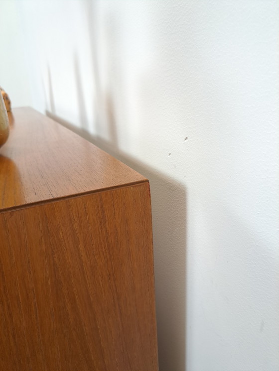 Image 1 of Buffet à hauts pieds et tiroirs