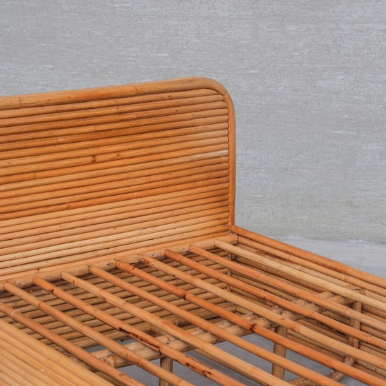 Image 1 of Lit de jour en rotin Mid Century (2 Disponibles)