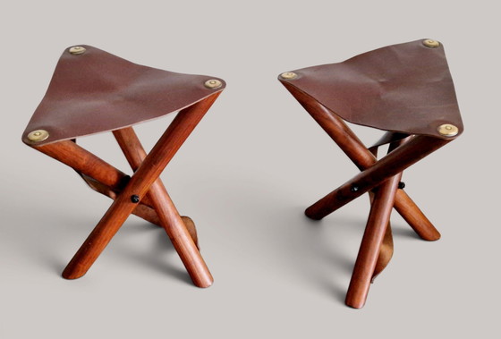 Coppia di sgabelli pieghevoli in teak massello e pelle marrone - stile safari chic – Leather, Wood (photo 2 of 15)