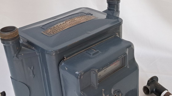 Image 1 of old gas meter
