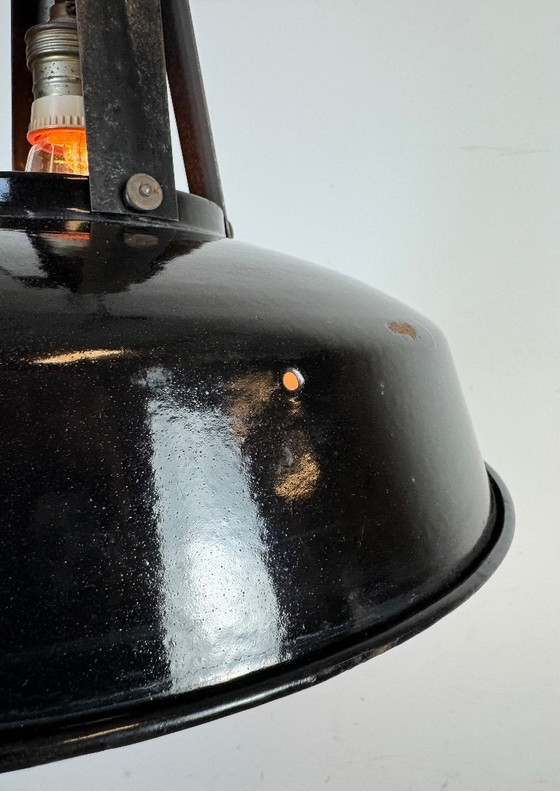Image 1 of Industriële Franse zwarte emaille hanglamp van MAZDA, jaren 60