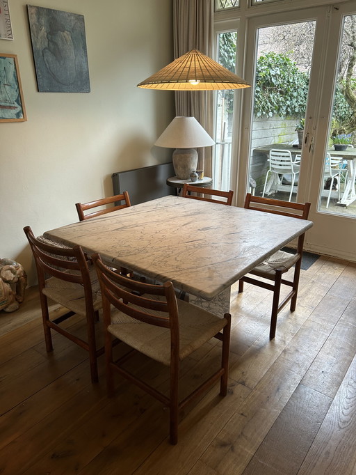 Belle table à manger en marbre