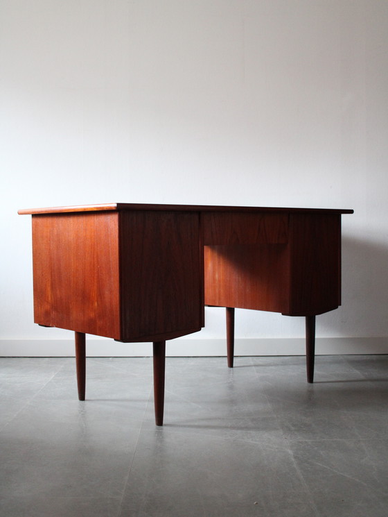 Image 1 of Scrivania danese vintage in teak