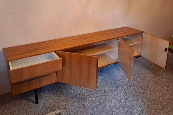 Vintage sideboard from the 1960s – Wood (photo 3 of 7)