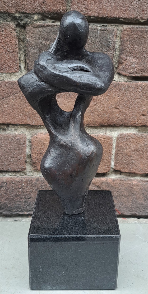 Image 1 of Madre con bambino in bronzo astratto