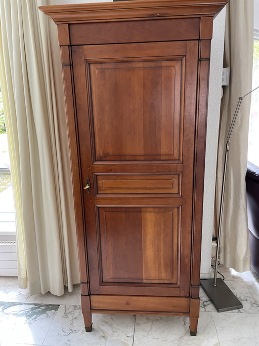 Grange drinks cabinet with lighting